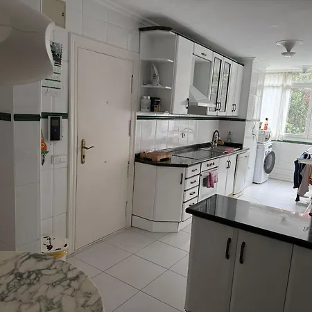 Piso Vacacional En El Sardinero Con Garaje Incluido *