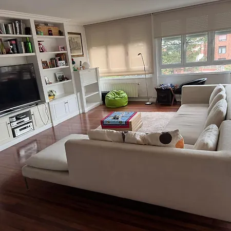 Piso Vacacional En El Sardinero Con Garaje Incluido *